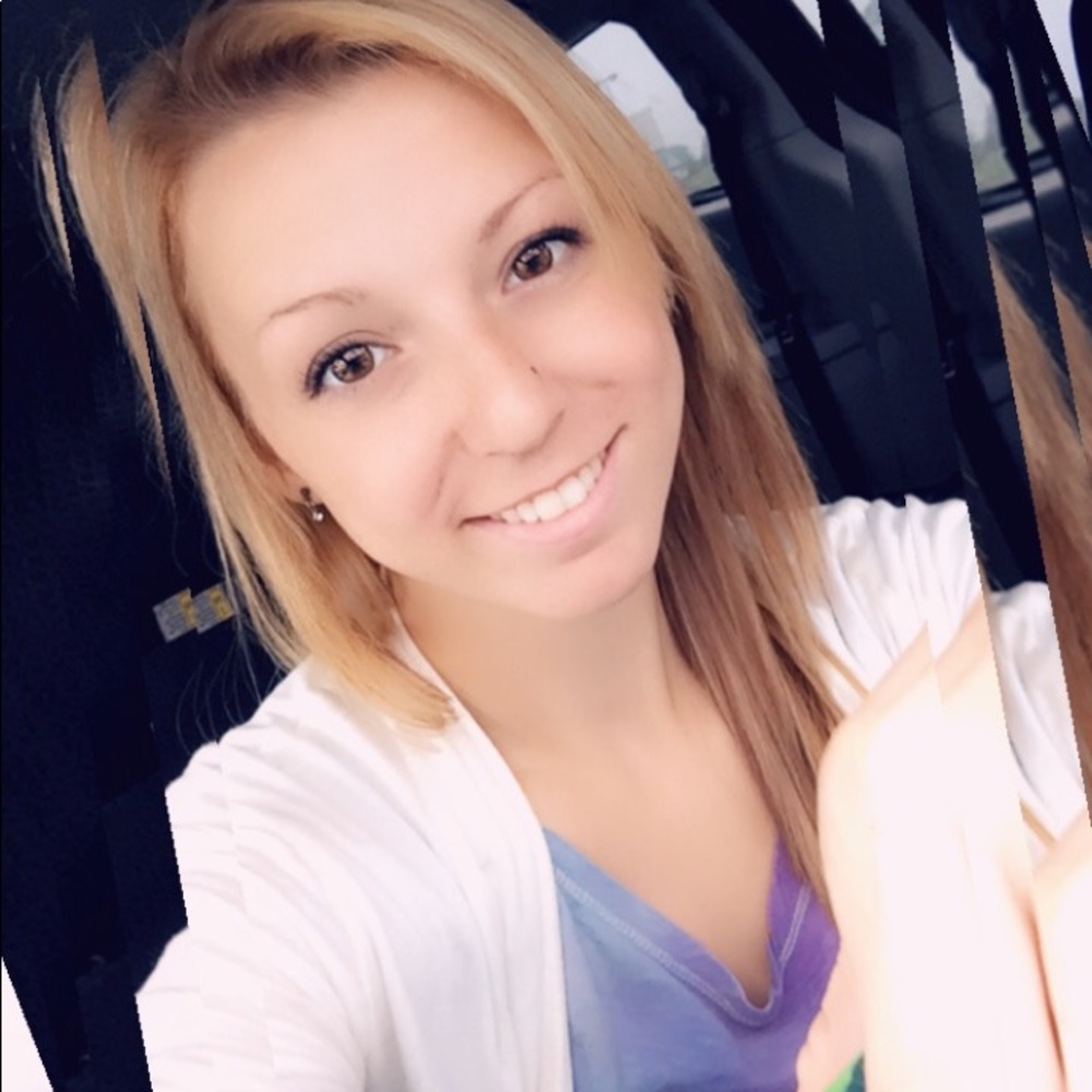 Meet your Posher, Melissa